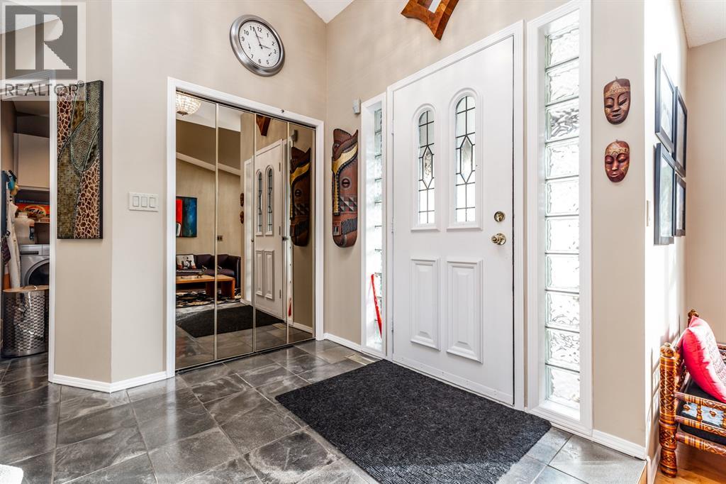 House for Sale in 63 Edgeridge Court NW|Calgary, Alberta T3A6K5 4