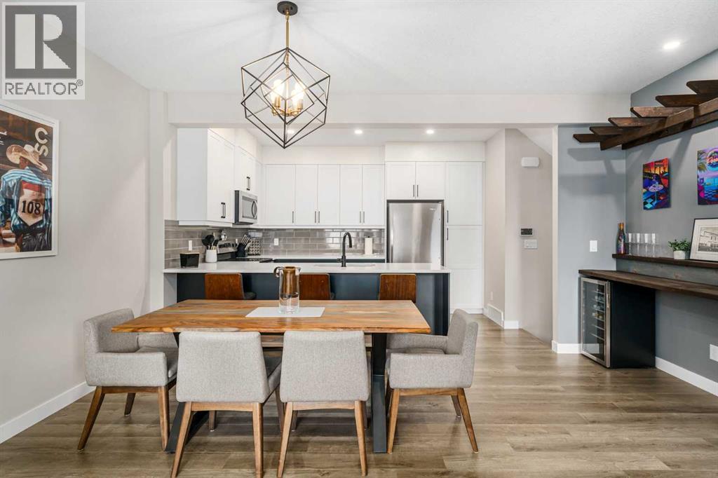 Row / Townhouse for Sale in 915 Crestridge Common SW|Calgary, Alberta T3B6L6 3