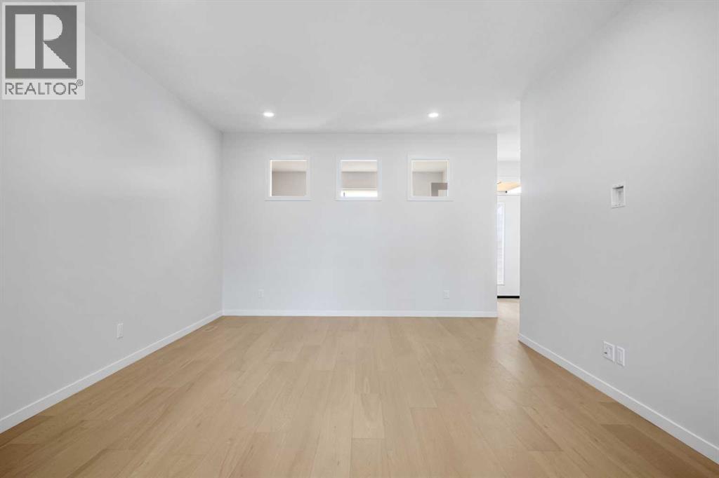 House for Sale in 118 Wolf Hollow Terrace SE|Calgary, Alberta T2X6C5 4