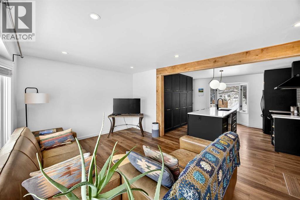 House for Sale in 23 Beaupre Crescent NW|Calgary, Alberta T3B2S9 5