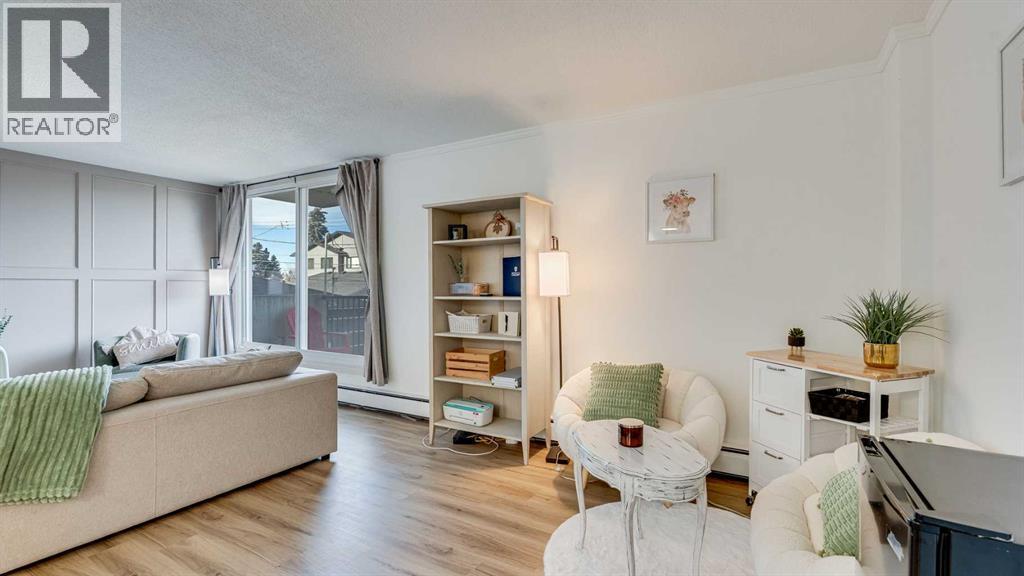 Apartment for Sale in 201, 2512 1 Avenue NW|Calgary, Alberta T2N0C2 3