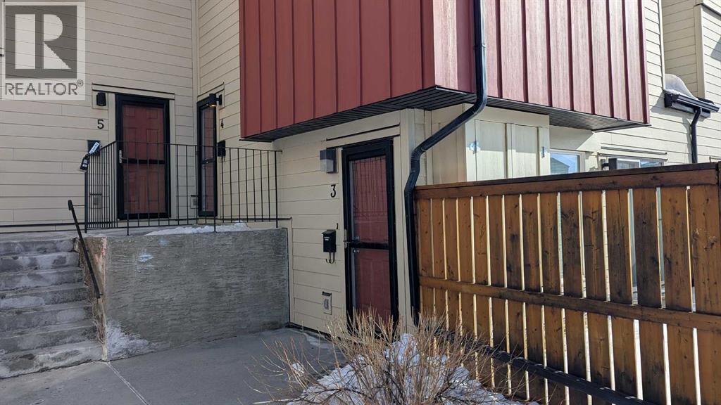 Row / Townhouse for Sale in 4, 4740 Dalton Drive NW|Calgary, Alberta T3A2H4 2