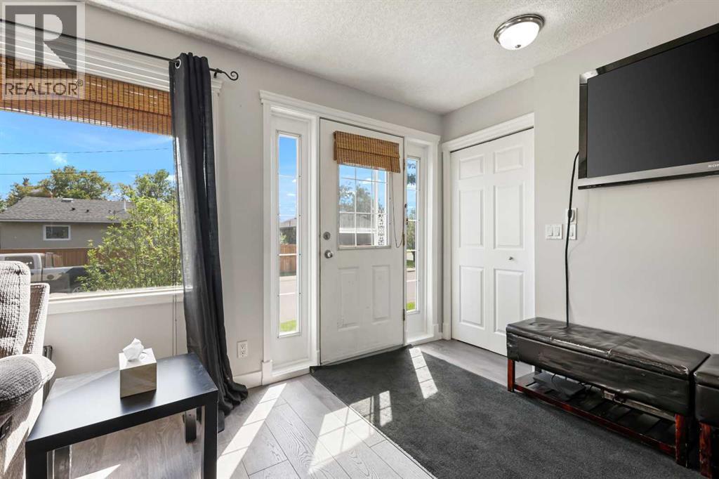 House for Sale in 63 Olympia Crescent SE|Calgary, Alberta T2C1M6 5