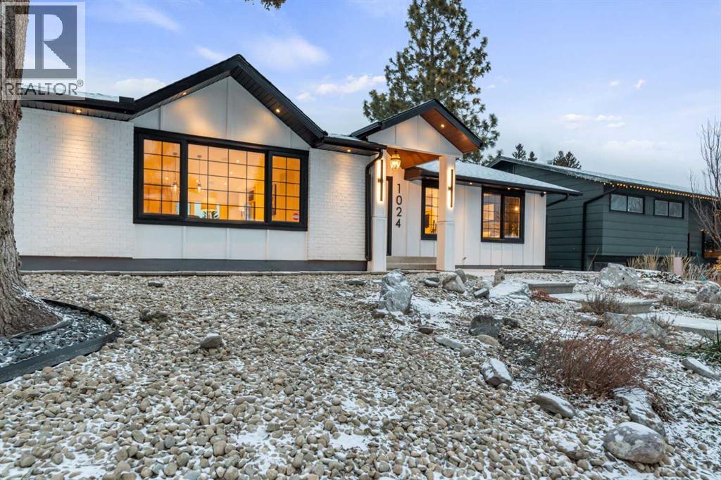 House for Sale in 1024 lake christina Way SE|Calgary, Alberta T2J2R3 2