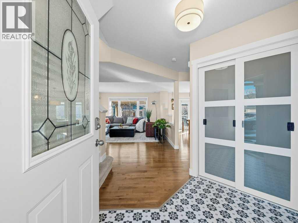 House for Sale in 17 Douglas Woods Gardens SE|Calgary, Alberta T2Z3A9 4