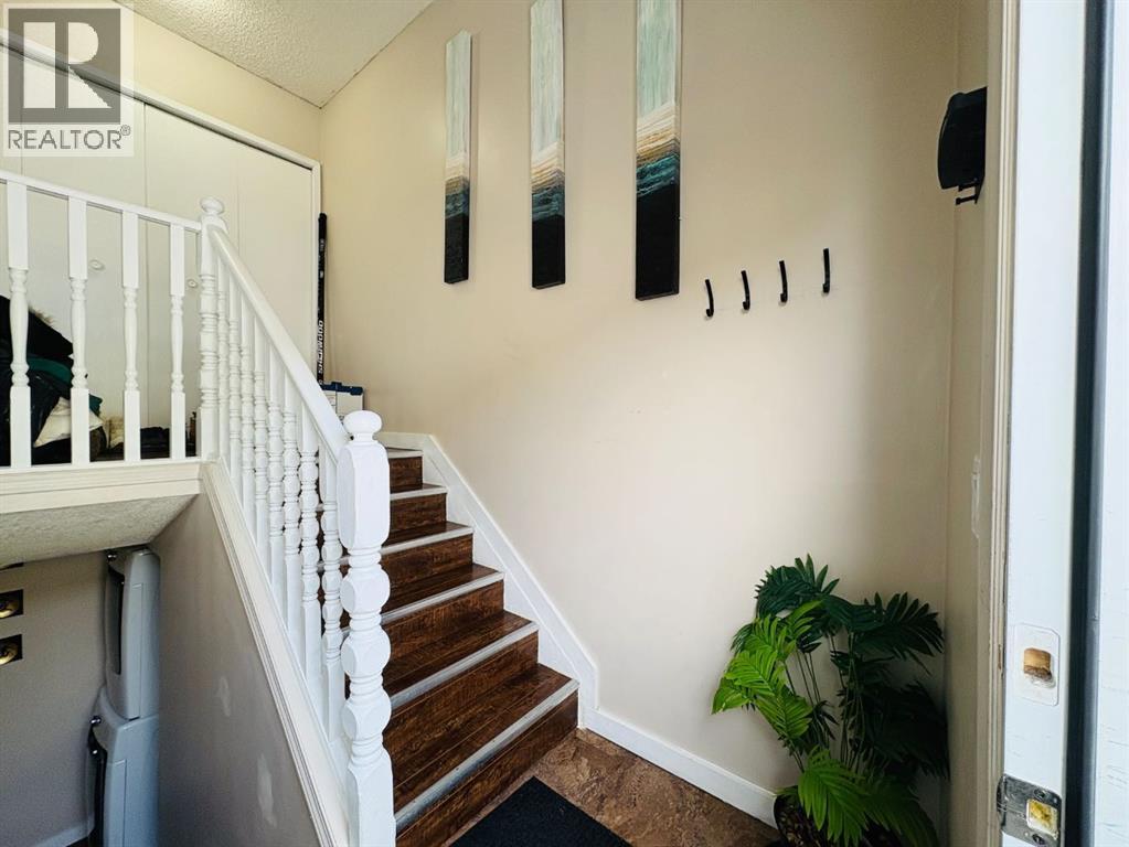 Row / Townhouse for Sale in 3, 1412 43 Street SE|Calgary, Alberta T2A5E7 2