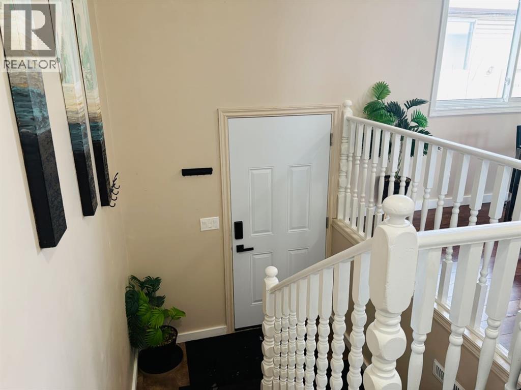 Row / Townhouse for Sale in 3, 1412 43 Street SE|Calgary, Alberta T2A5E7 3