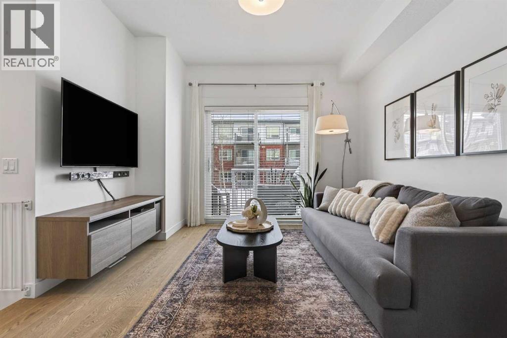 Row / Townhouse for Sale in 2105, 5305 32 Avenue SW|Calgary, Alberta T3E8A2 4