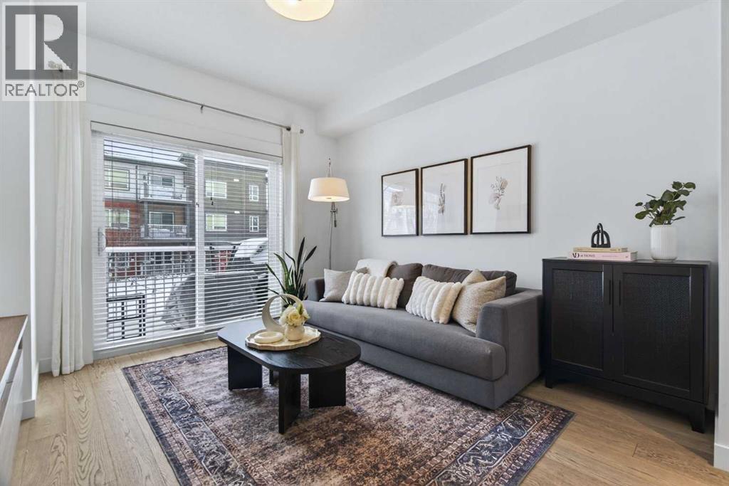 Row / Townhouse for Sale in 2105, 5305 32 Avenue SW|Calgary, Alberta T3E8A2 3