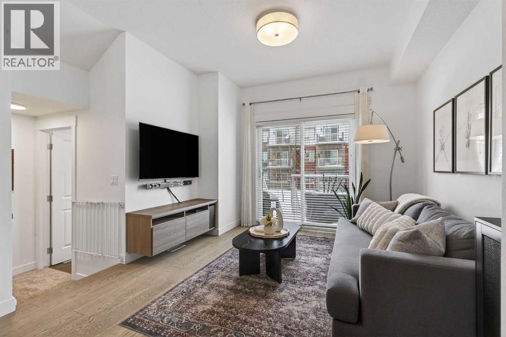 Row / Townhouse for Sale in 2105, 5305 32 Avenue SW|Calgary, Alberta T3E8A2 2