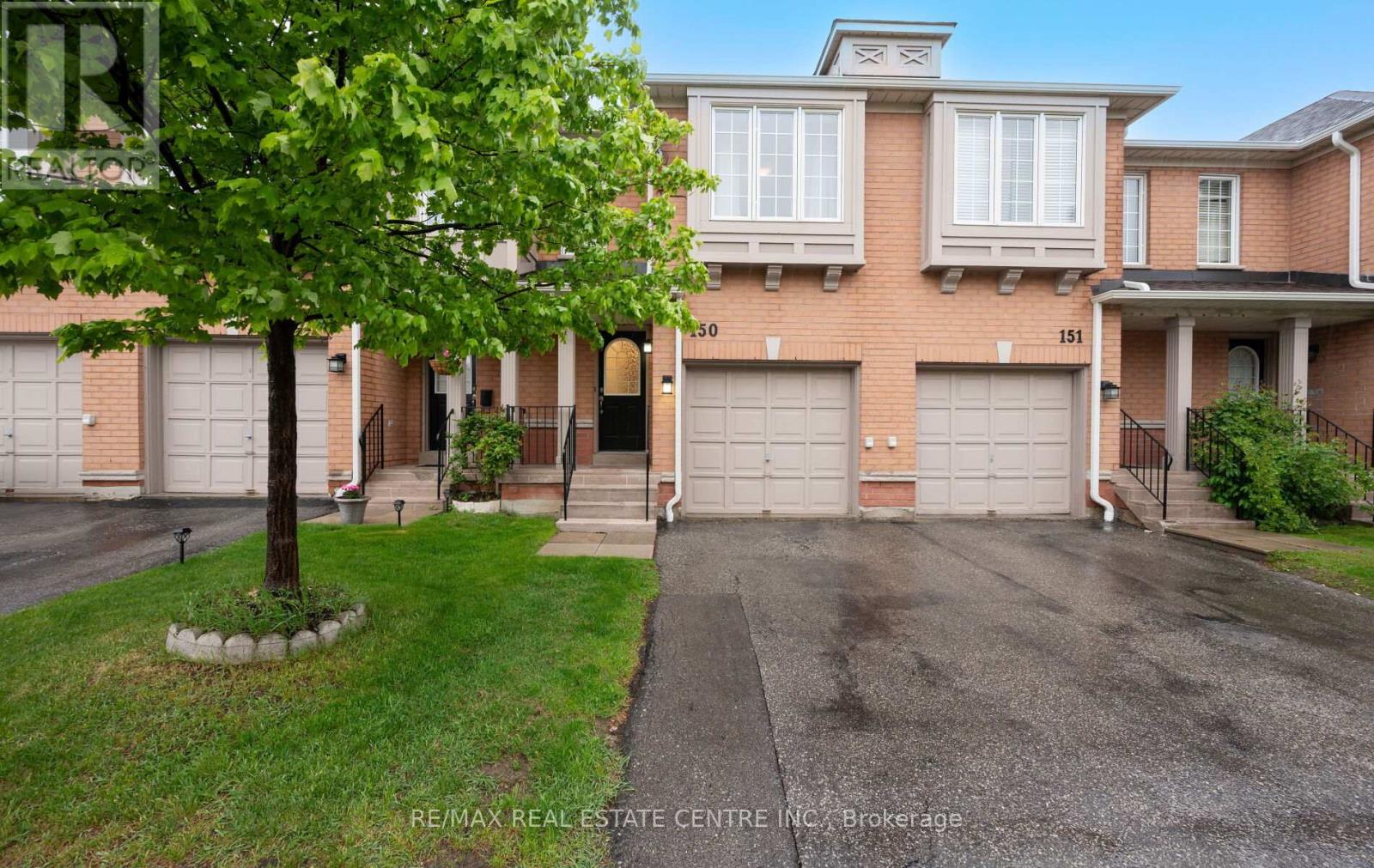 Row / Townhouse for Sale in 150 - 5030 HEATHERLEIGH AVENUE|Mississauga (East Credit), Ontario L5V2G7