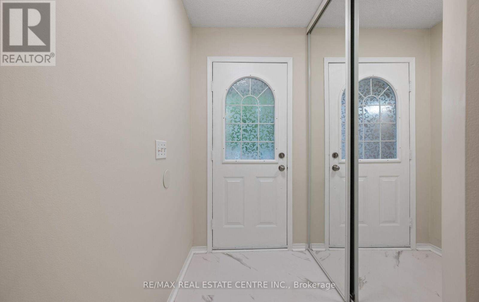 Row / Townhouse for Sale in 150 - 5030 HEATHERLEIGH AVENUE|Mississauga (East Credit), Ontario L5V2G7 3