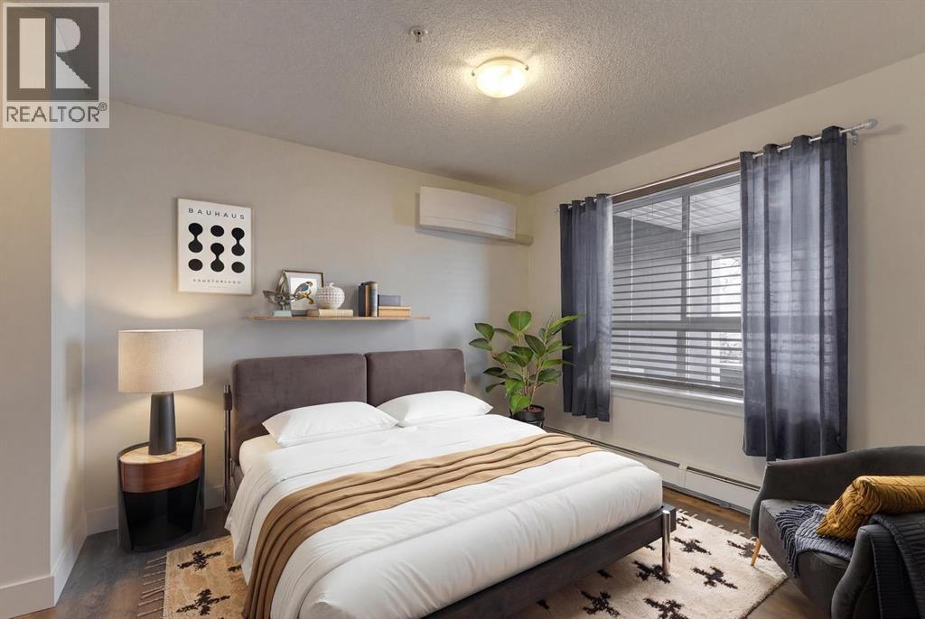 Apartment for Sale in 106, 35 Richard Court SW|Calgary, Alberta T3E7N9 2