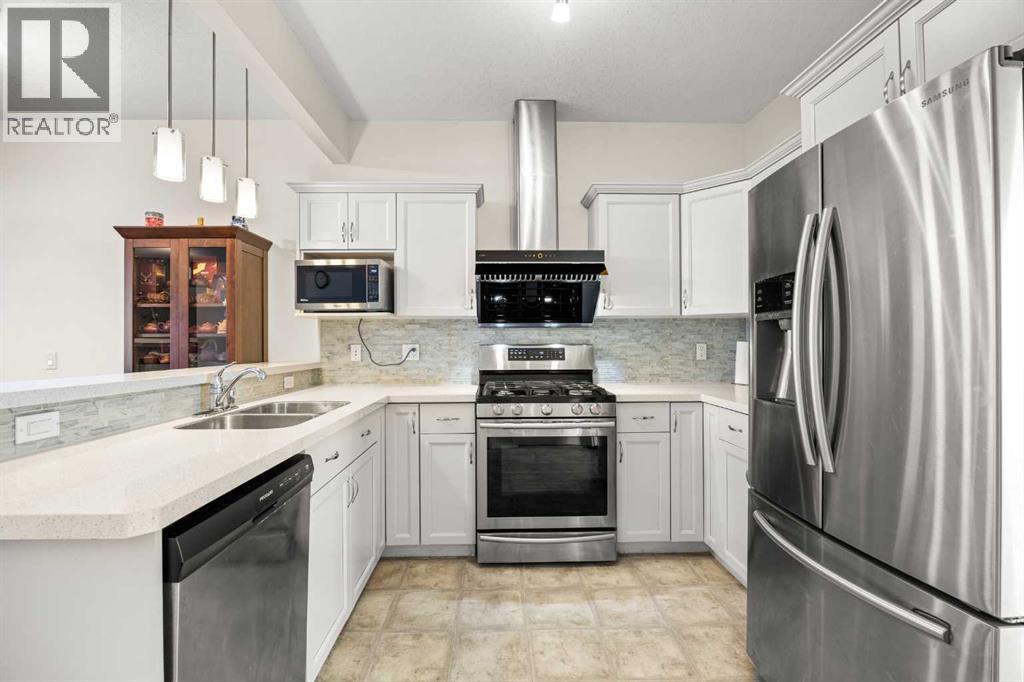 Row / Townhouse for Sale in 156 Royal Manor NW|Calgary, Alberta T3G5T6 3