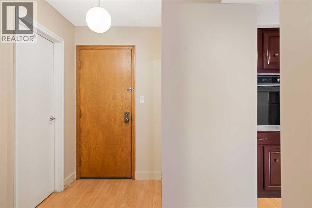 Apartment for Sale in 105, 345 4 Avenue NE|Calgary, Alberta T2E0J4 3