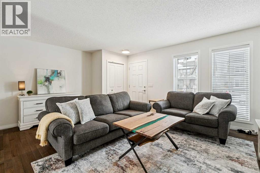 Duplex for Sale in 31 Elgin Meadows Park SE|Calgary, Alberta T2Z0M1 3