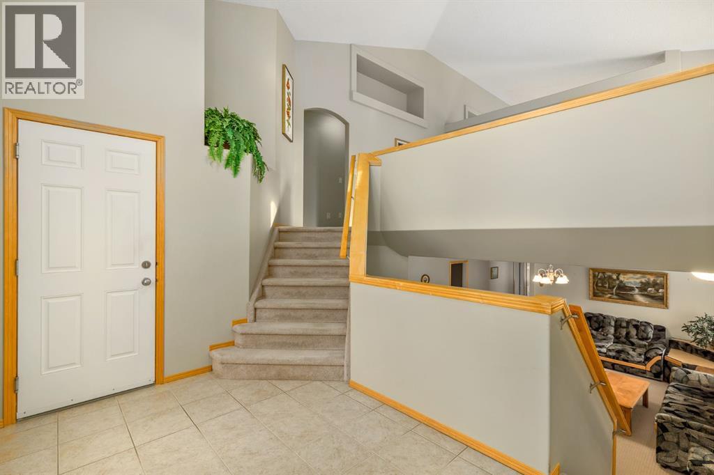 House for Sale in 131 Panatella Close NW|Calgary, Alberta T3K6C9 4