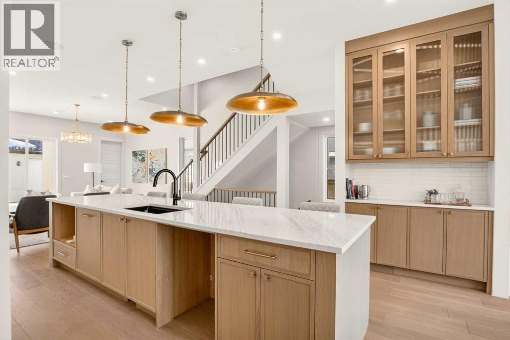 Duplex for Sale in 2535 2 Avenue NW|Calgary, Alberta T2N0H7 5