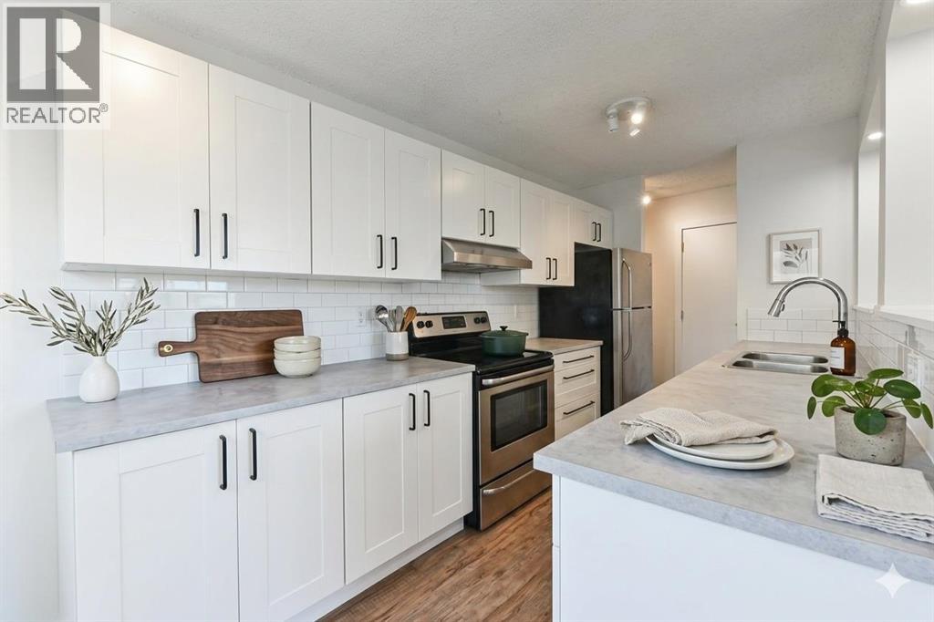 Apartment for Sale in 204, 2220 16A Street SW|Calgary, Alberta T2T4K2 4