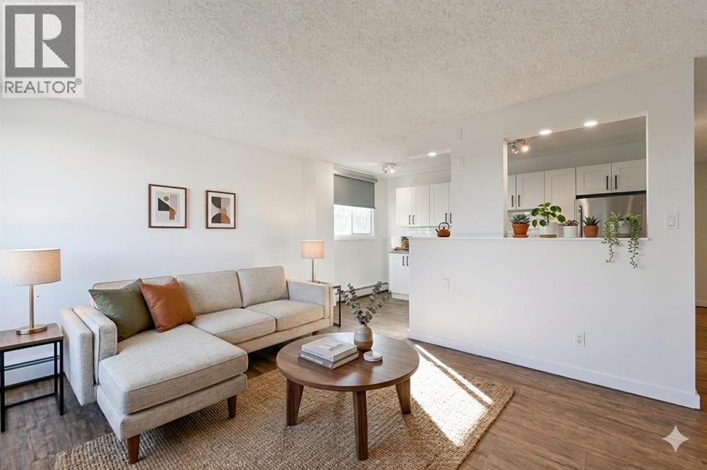 Apartment for Sale in 204, 2220 16A Street SW|Calgary, Alberta T2T4K2 3