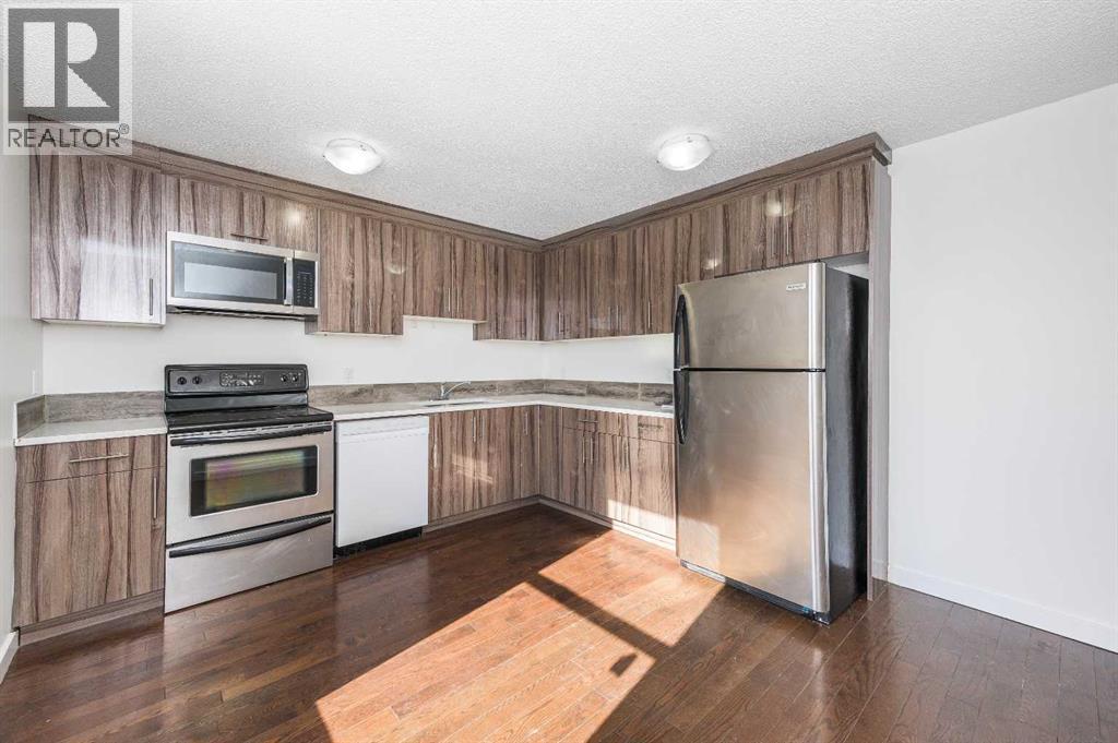 House for Sale in 51 Whitworth Way NE|Calgary, Alberta T1Y6B1 4