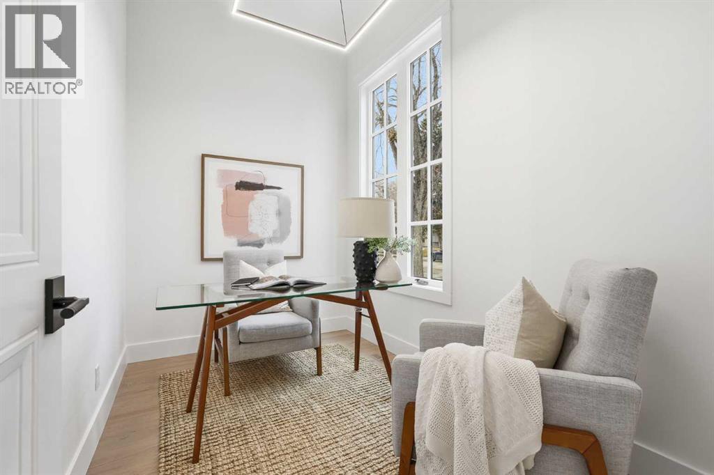 House for Sale in 134 Lissington Drive SW|Calgary, Alberta T3E5E3 3