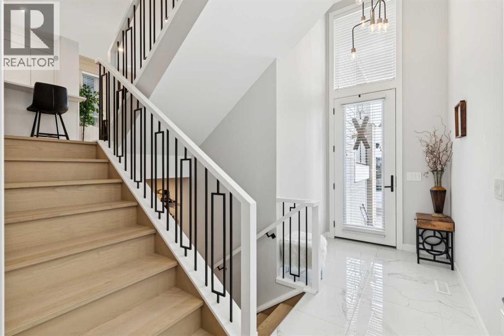 House for Sale in 28 Timberline Way SW|Calgary, Alberta T3H0W3 2