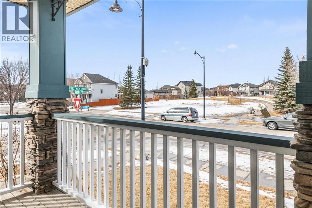 House for Sale in 800 Prestwick Circle SE|Calgary, Alberta T2Z4Y7 4