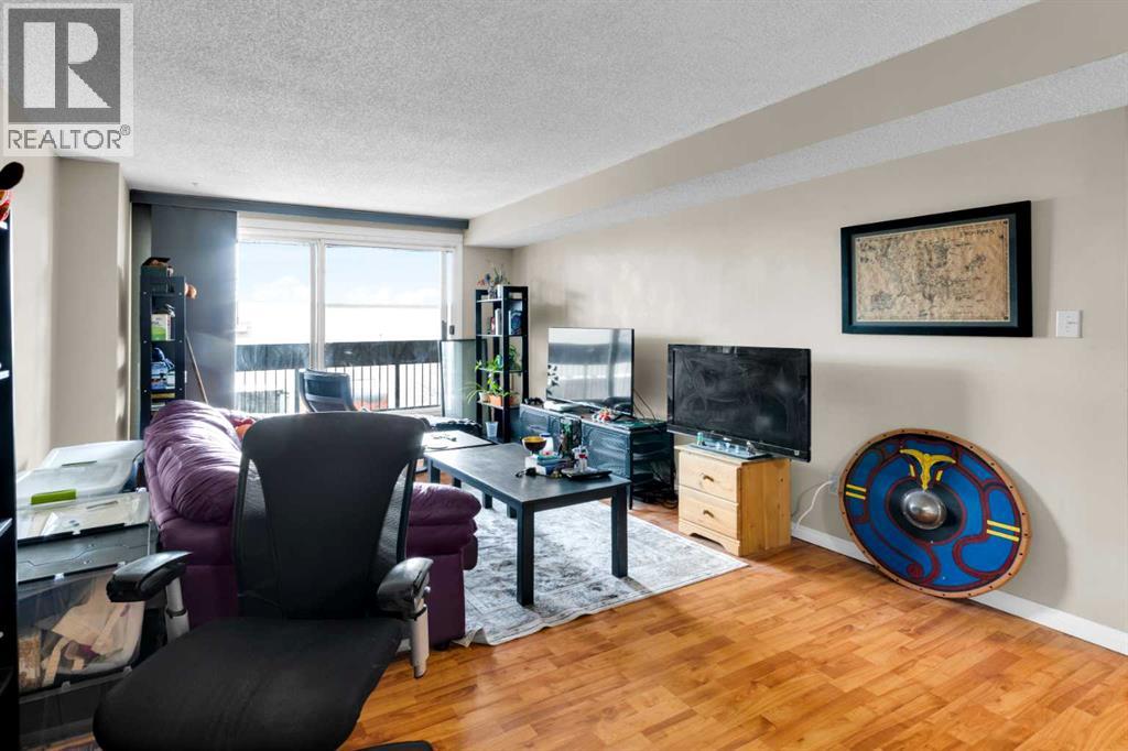 Apartment for Sale in 403, 9800 Horton Road SW|Calgary, Alberta T2V5B5 5