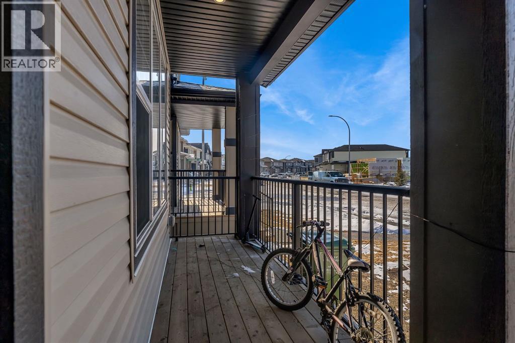 House for Sale in 260 Cornerbrook Drive NE|Calgary, Alberta T3N2J2 3