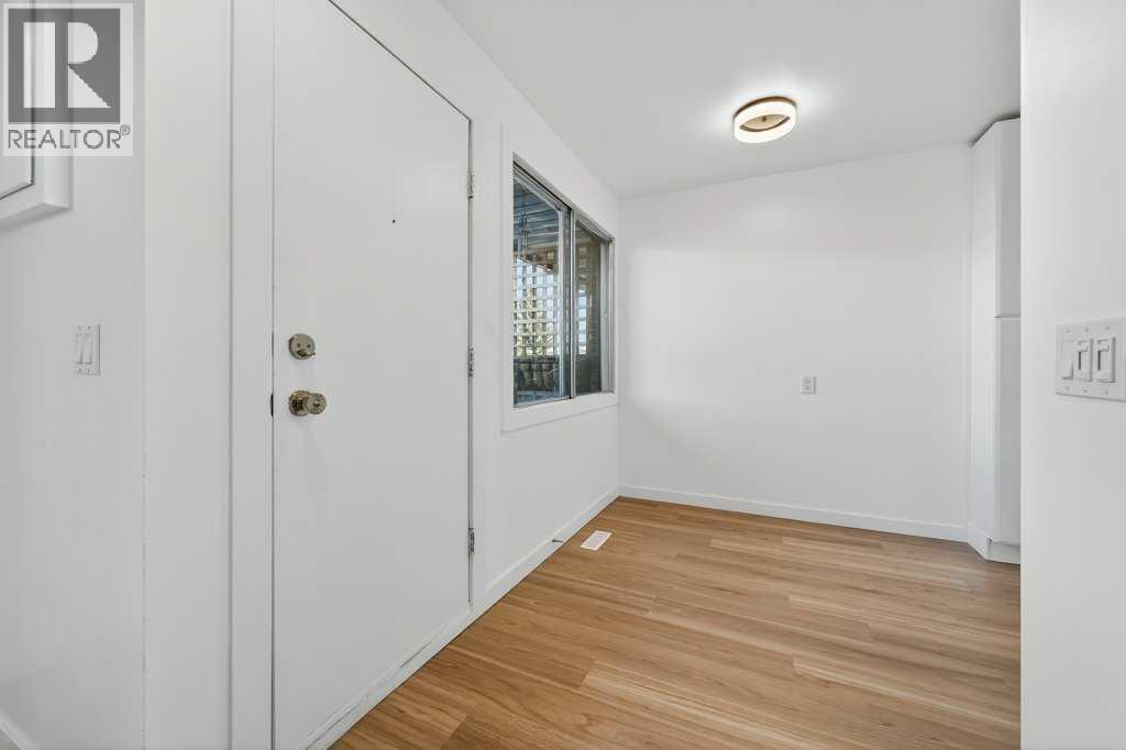 Row / Townhouse for Sale in 17, 1055 72 Avenue NW|Calgary, Alberta T2K5S4 3