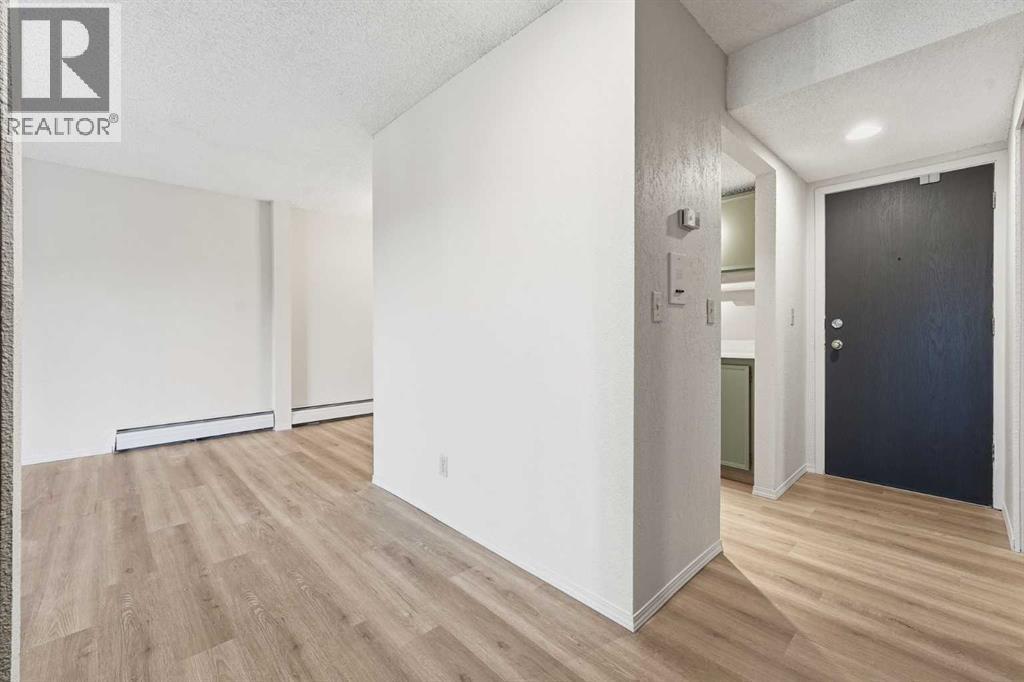 Apartment for Sale in 305, 1113 37 Street SW|Calgary, Alberta T3C1S5 5