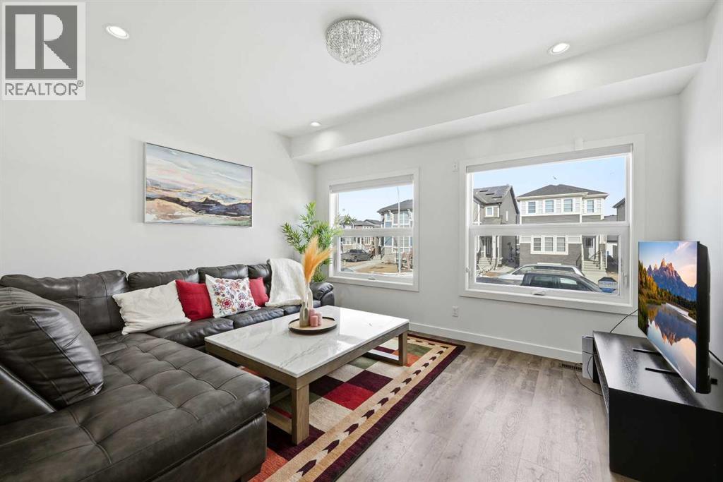 House for Sale in 15 Corner Meadows Common NE|Calgary, Alberta T3N1J5 5