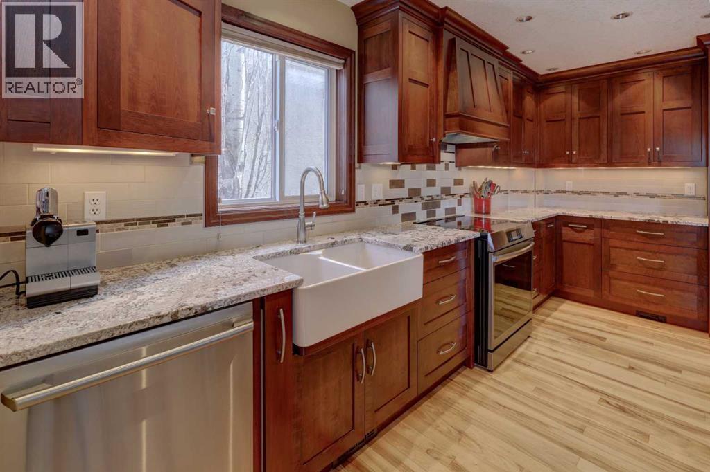 House for Sale in 66 Scimitar Point NW|Calgary, Alberta T3L2B3 4