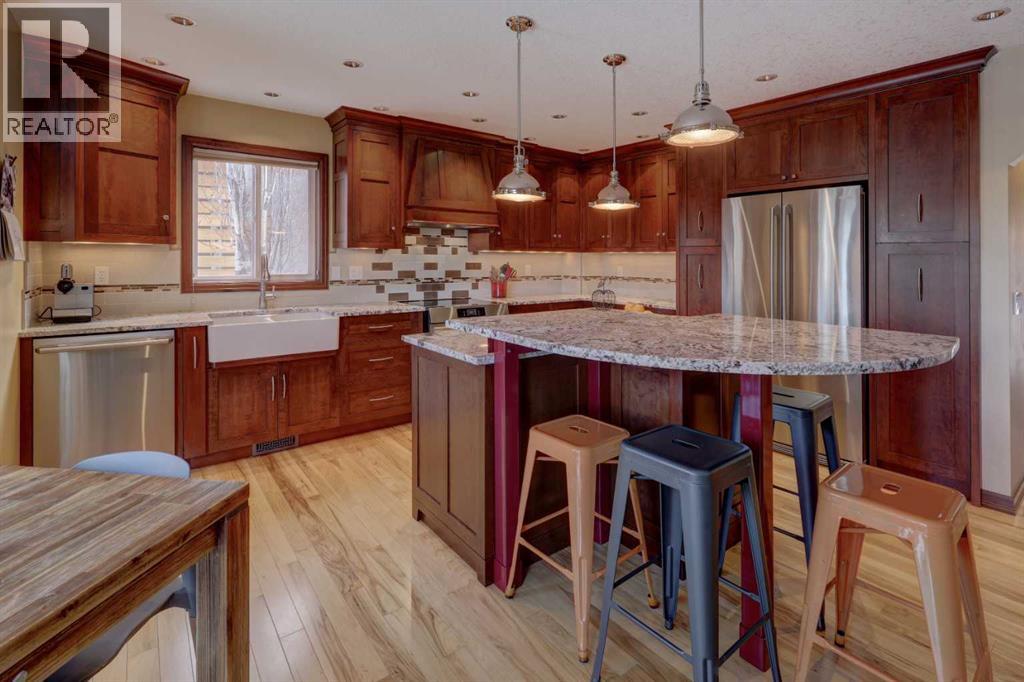 House for Sale in 66 Scimitar Point NW|Calgary, Alberta T3L2B3 3