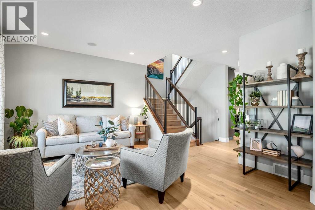 Duplex for Sale in 3040 28 Street SW|Calgary, Alberta T3E2J5 4