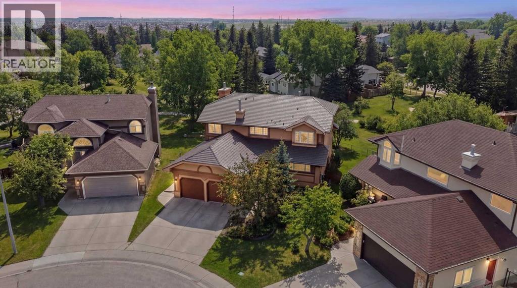 House for Sale in 220 Mckenzie Lake Cove SE|Calgary, Alberta T2Z1M4 2