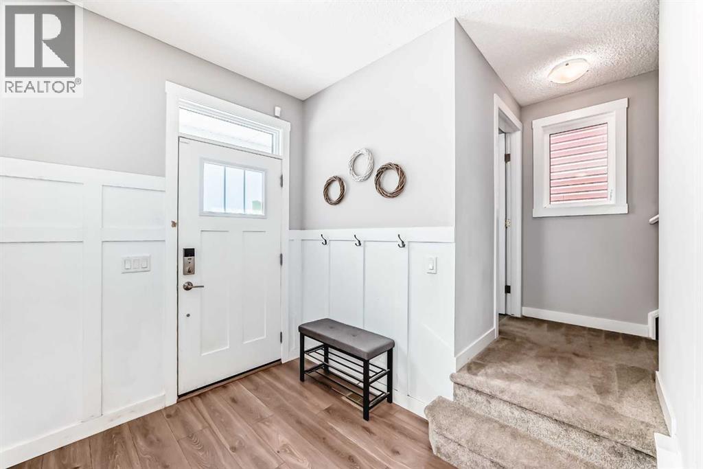 House for Sale in 129 Lucas Crescent NW|Calgary, Alberta T3P1M6 2