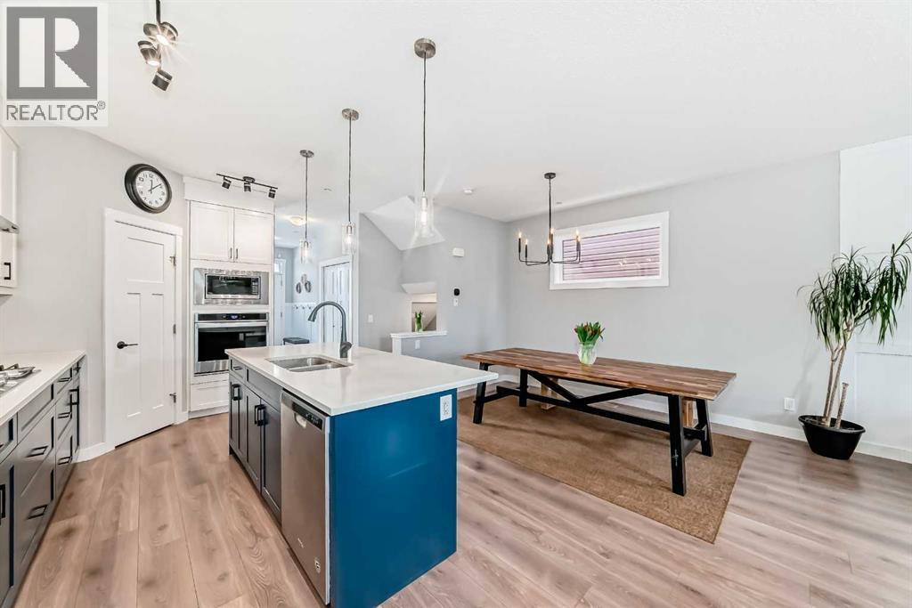 House for Sale in 129 Lucas Crescent NW|Calgary, Alberta T3P1M6 4