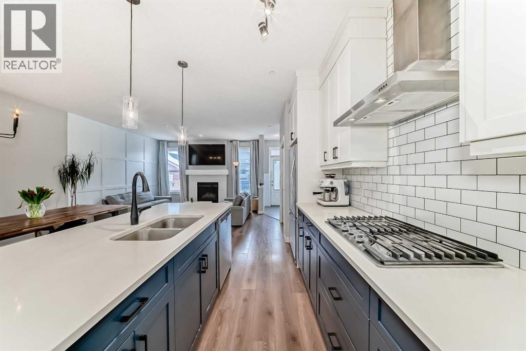 House for Sale in 129 Lucas Crescent NW|Calgary, Alberta T3P1M6 5