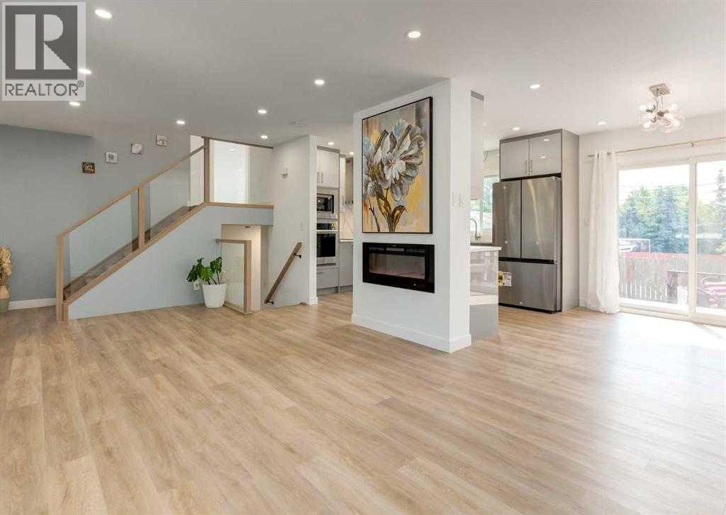 House for Sale in 4216 brisebois Drive NW|Calgary, Alberta T2L2E7 2