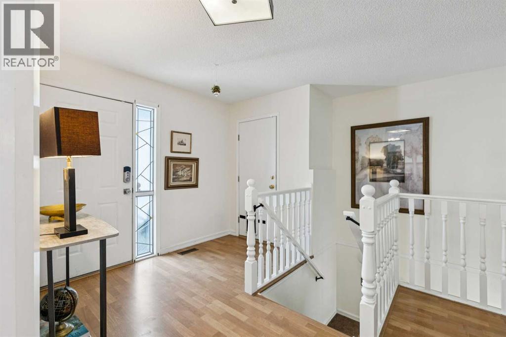 Row / Townhouse for Sale in 48 Deer Ridge Close SE|Calgary, Alberta T2J7C2 2