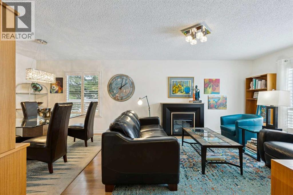 Row / Townhouse for Sale in 48 Deer Ridge Close SE|Calgary, Alberta T2J7C2 4