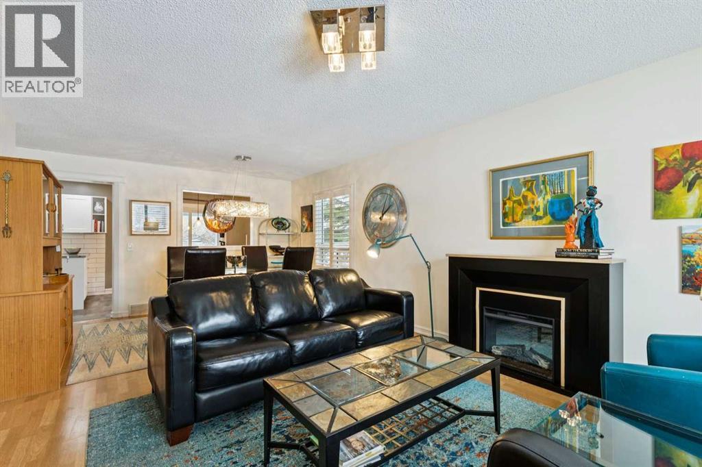 Row / Townhouse for Sale in 48 Deer Ridge Close SE|Calgary, Alberta T2J7C2 5