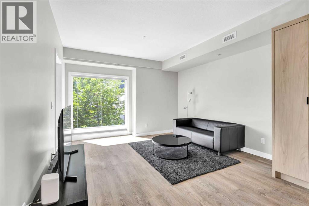 Apartment for Sale in 206, 3375 15 Street SW|Calgary, Alberta T2T4A2 3