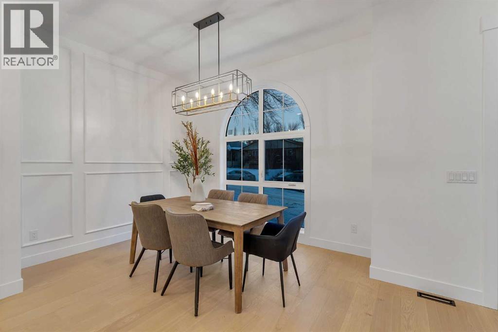 Duplex for Sale in 221 29 Avenue NW|Calgary, Alberta T2M2M2 4