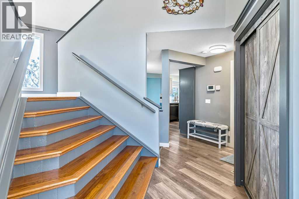 House for Sale in 851 Mckenzie Drive SE|Calgary, Alberta T2Z1W3 3