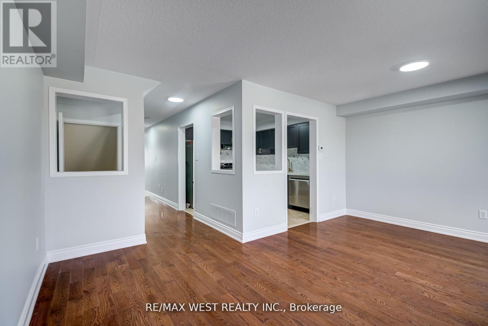 Row / Townhouse for Sale in 77 - 7360 ZINNIA PLACE|Mississauga (Meadowvale Village), Ontario L5W2A4 5