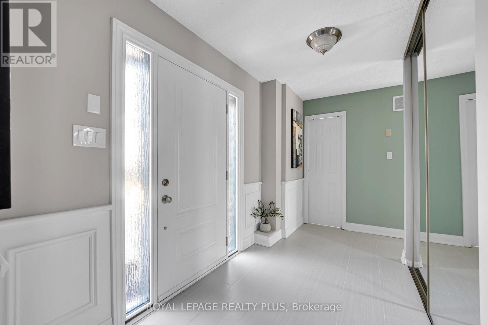 Row / Townhouse for Sale in 89 - 7080 COPENHAGEN ROAD|Mississauga (Meadowvale), Ontario L5N2C9 3