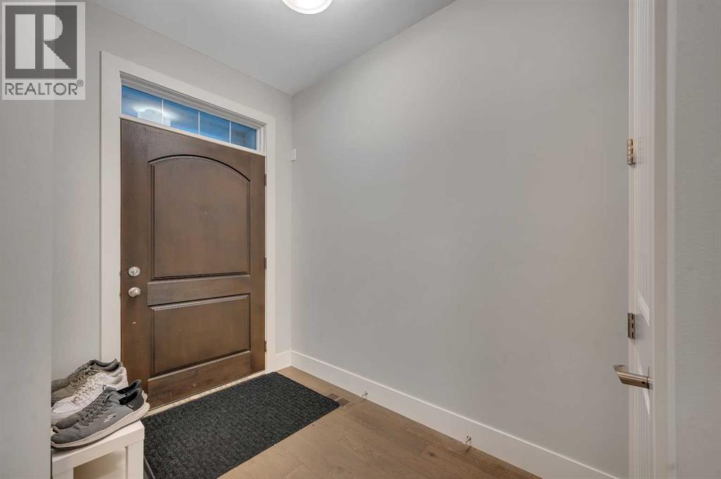 Duplex for Sale in 1708 23 Avenue NW|Calgary, Alberta T2M1V5 3